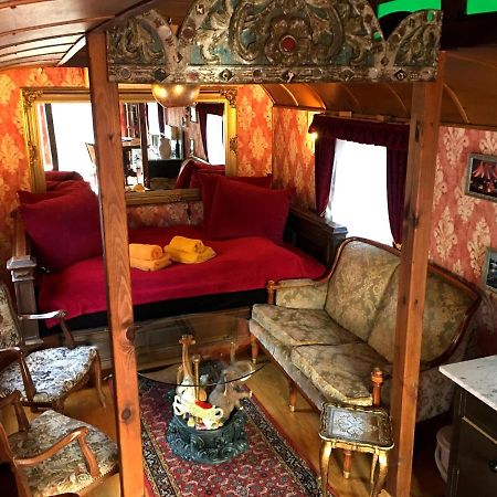 Historischer Zirkuswagen Mit Terrasse Und Blick Ins Gruene Витценхаузен Екстериор снимка