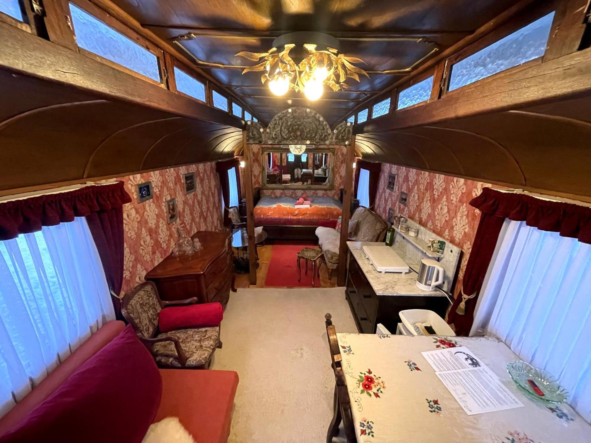 Historischer Zirkuswagen Mit Terrasse Und Blick Ins Gruene Витценхаузен Екстериор снимка